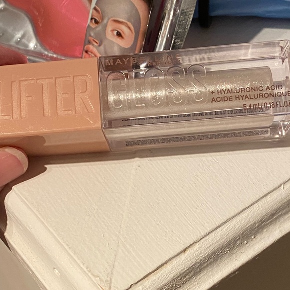 Kate Spade Red and Pink Cosmetic Case Includes Makeup Products - Picture 5 of 10